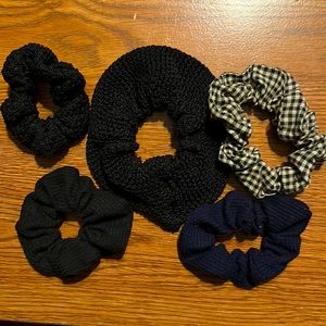 5 pc hair scrunchies.